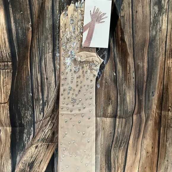 Jeweled Gloves with Silver Accents - Picture 2 of 4